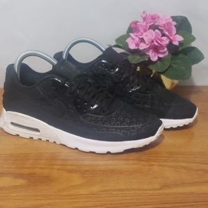 Nike Air Max quilted pattern size 8.5 Black